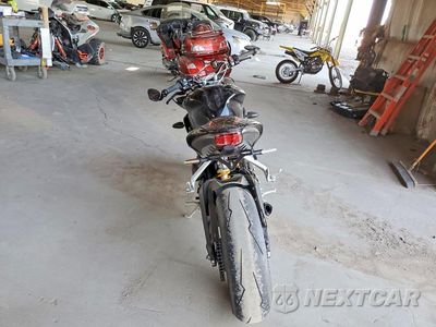 Czwarte zdjęcie samochodu z boku: 2018 TRIUMPH MOTORCYCLE STREET TRIPLE RS VIN:SMTA464S4JT816427 - miniatura