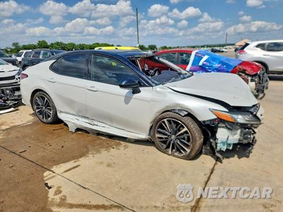 Czwarte zdjęcie samochodu z boku: 2019 TOYOTA CAMRY XSE V6 VIN:4T1BZ1HK9KU027151 - miniatura