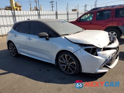 Czwarte zdjęcie samochodu z boku: 2021 TOYOTA COROLLA XSE VIN:JTNC4MBE7M3144193 - miniatura