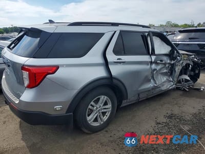 Trzecie zdjęcie samochodu z tyłu: 2021 FORD EXPLORER XLT VIN:1FMSK8DH6MGB98383 - miniatura