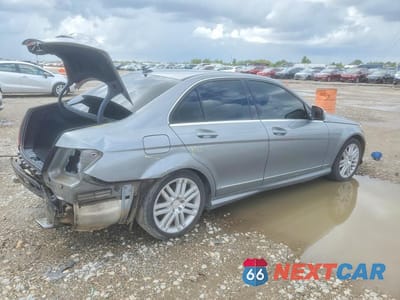 Trzecie zdjęcie samochodu z tyłu: 2009 MERCEDES-BENZ C 30 VIN:WDDGF54X39R071970 - miniatura