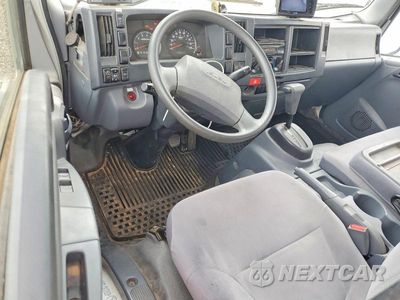 Zdjęcie 8 z 13 samochodu: 2017 ISUZU NPR BOX TRUCK VIN:54DB4W1B4HS805270 - miniatura