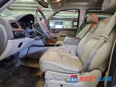 Zdjęcie 7 z 13 samochodu: 2010 GMC YUKON SLT VIN:1GKUKCE05AR101610 - miniatura