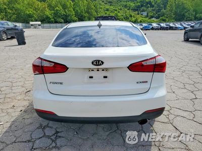 Zdjęcie 6 z 12 samochodu: 2014 KIA FORTE EX VIN:KNAFX4A89E5052476 - miniatura