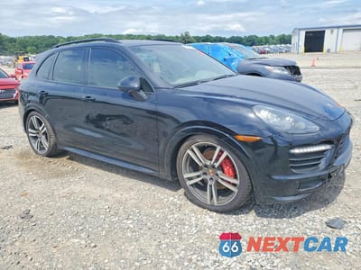 Czwarte zdjęcie samochodu z boku: 2013 PORSCHE CAYENNE GTS VIN:WP1AD2A28DLA77741 - miniatura