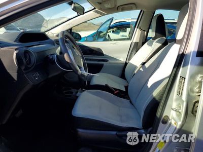 Zdjęcie 7 z 12 samochodu: 2012 TOYOTA PRIUS C VIN:JTDKDTB3XC1020924 - miniatura