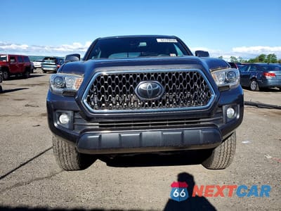 Piąte zdjęcie samochodu w środku: 2018 TOYOTA TACOMA TRD OFF-ROAD VIN:3TMCZ5AN5JM162814 - miniatura