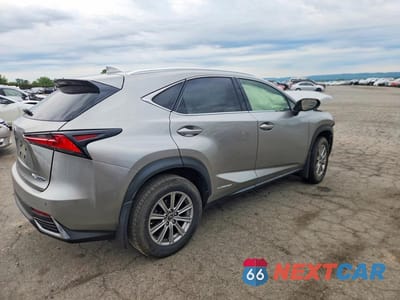 Trzecie zdjęcie samochodu z tyłu: 2021 LEXUS NX 300H BASE VIN:JTJDJRDZ5M2163956 - miniatura