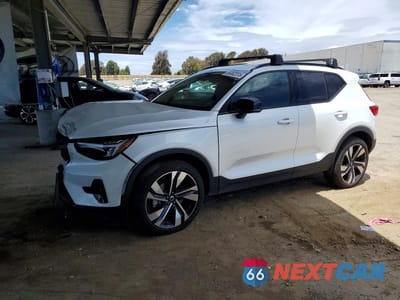 2025 VOLVO XC40 PLUS YV4L12UC4S2527196 - główne zdjęcie licytacji z USA - miniatura