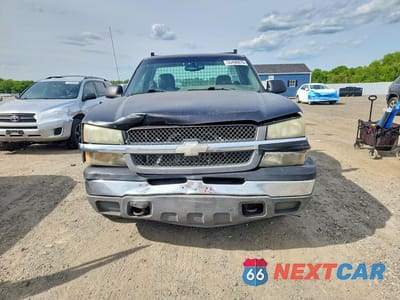 Piąte zdjęcie samochodu w środku: 2004 CHEVROLET SILVERADO K1500 VIN:1GCEK14V04E274335 - miniatura