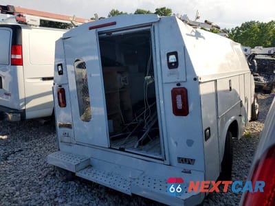 Czwarte zdjęcie samochodu z boku: 2018 FORD ECONOLINE E350 SUPER DUTY CUTAWAY VAN VIN:1FDWE3F6XJDC38405 - miniatura