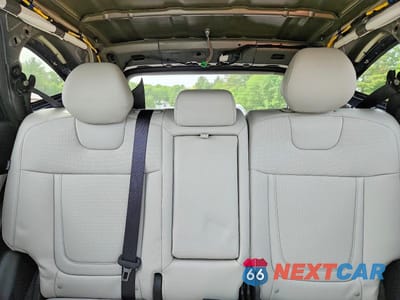 Zdjęcie 10 z 14 samochodu: 2025 HYUNDAI TUCSON SEL VIN:5NMJCCDE8SH537477 - miniatura