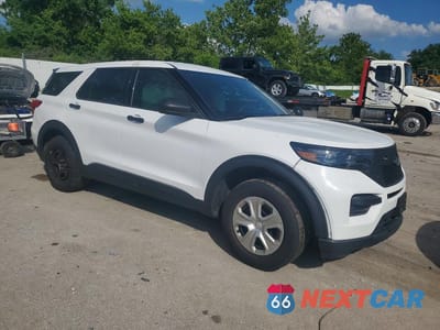 Czwarte zdjęcie samochodu z boku: 2024 FORD EXPLORER POLICE INTERCEPTOR VIN:1FM5K8AB2RGA03139 - miniatura