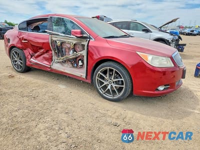 Czwarte zdjęcie samochodu z boku: 2013 BUICK LACROSSE VIN:1G4GC5E32DF120256 - miniatura