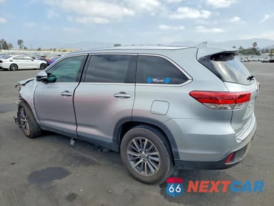Drugie zdjęcie samochodu z przodu: 2019 TOYOTA HIGHLANDER XLE VIN:5TDKZRFH4KS365202 - miniatura