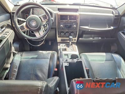 Zdjęcie 8 z 13 samochodu: 2012 JEEP LIBERTY JET VIN:1C4PJMFK7CW135814 - miniatura