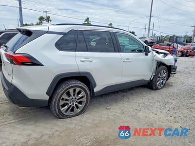 Trzecie zdjęcie samochodu z tyłu: 2023 TOYOTA RAV4 XLE PREMIUM VIN:2T3C1RFV8PW251534 - miniatura