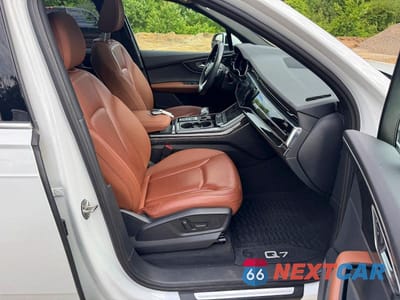 Piąte zdjęcie samochodu w środku: 2021 AUDI Q7 PREMIUM VIN:WA1AJAF7XMD018736 - miniatura