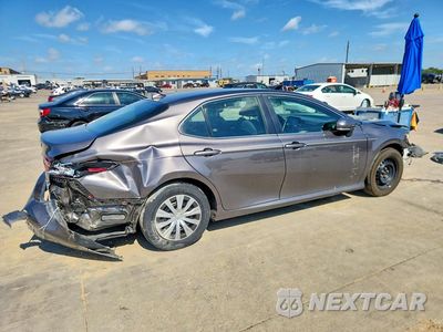 Trzecie zdjęcie samochodu z tyłu: 2022 TOYOTA CAMRY LE VIN:4T1C31AK9NU598692 - miniatura