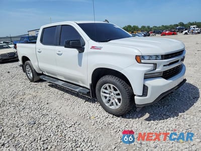 Czwarte zdjęcie samochodu z boku: 2020 CHEVROLET SILVERADO K1500 RST VIN:3GCUYEED5LG140189 - miniatura
