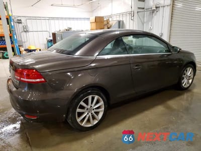 Trzecie zdjęcie samochodu z tyłu: 2013 VOLKSWAGEN EOS KOMFORT VIN:WVWBW8AH1DV008028 - miniatura