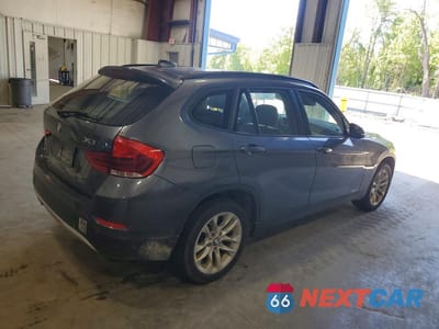 Trzecie zdjęcie samochodu z tyłu: 2015 BMW X1 XDRIVE28I VIN:WBAVL1C5XFVY31105 - miniatura