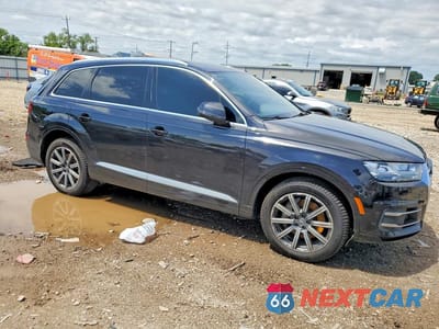 Czwarte zdjęcie samochodu z boku: 2019 AUDI Q7 PREMIUM PLUS VIN:WA1LHAF74KD017731 - miniatura