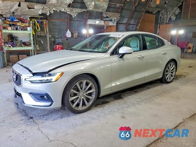 2021 VOLVO S60 T6 MOMENTUM 7JRA22TKXMG093017 - główne zdjęcie licytacji z USA - miniatura