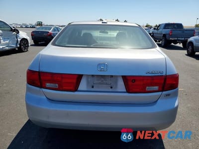 Zdjęcie 6 z 12 samochodu: 2005 HONDA ACCORD EX VIN:1HGCM66525A026559 - miniatura