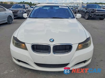 Piąte zdjęcie samochodu w środku: 2011 BMW 328 I VIN:WBAPH7C54BE674517 - miniatura
