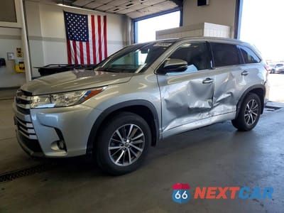 2017 TOYOTA HIGHLANDER XLE 5TDJZRFH5HS470111 - główne zdjęcie licytacji z USA - miniatura