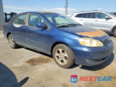 Czwarte zdjęcie samochodu z boku: 2005 TOYOTA COROLLA LE VIN:1NXBR32E25Z386313 - miniatura