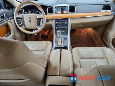 Zdjęcie 8 z 12 samochodu: 2012 LINCOLN MKS VIN:1LNHL9DR9CG807079 - miniatura