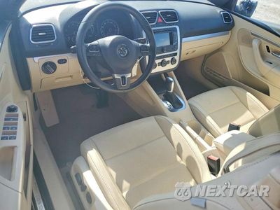 Zdjęcie 8 z 12 samochodu: 2015 VOLKSWAGEN EOS KOMFORT VIN:WVWBW8AH3FV004890 - miniatura