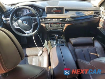 Zdjęcie 8 z 12 samochodu: 2015 BMW X5 XDRIVE50I VIN:5UXKR6C50F0J79415 - miniatura