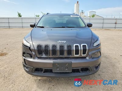 Piąte zdjęcie samochodu w środku: 2017 JEEP CHEROKEE LATITUDE VIN:1C4PJMCS1HW531359 - miniatura