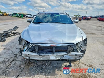 Piąte zdjęcie samochodu w środku: 2018 FORD TAURUS LIMITED VIN:1FAHP2F88JG109490 - miniatura