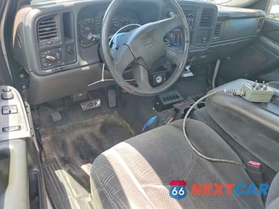 Zdjęcie 8 z 12 samochodu: 2004 CHEVROLET SILVERADO C3500 VIN:1GBJC34264E384145 - miniatura