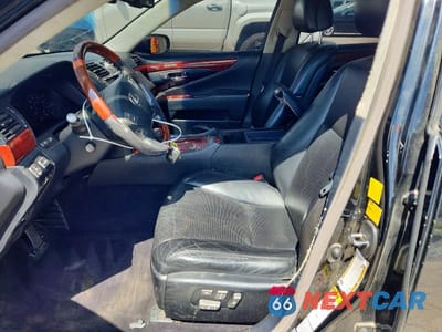 Zdjęcie 7 z 12 samochodu: 2010 LEXUS LS 460L VIN:JTHGL5EF7A5041096 - miniatura