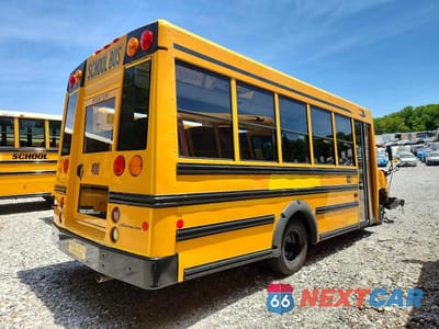 Czwarte zdjęcie samochodu z boku: 2012 CHEVROLET EXPRESS G3500 SCHOOL BUS VIN:1GB3G3BG8C1136688 - miniatura
