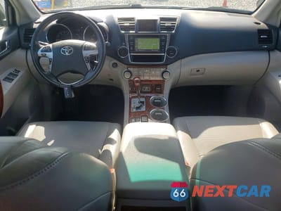 Zdjęcie 8 z 12 samochodu: 2013 TOYOTA HIGHLANDER LIMITED VIN:5TDDK3EH0DS241006 - miniatura