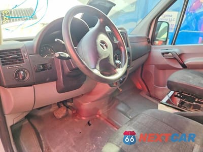 Zdjęcie 8 z 13 samochodu: 2014 MERCEDES-BENZ SPRINTER 2500 DELIVERY VAN VIN:WD3PE8DC5E5881267 - miniatura