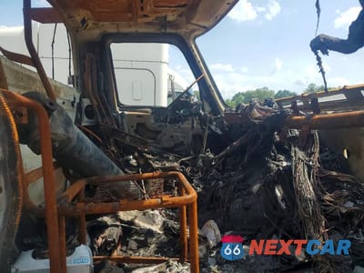 Piąte zdjęcie samochodu w środku: 2019 INTERNATIONAL LT625 SEMI TRUCK VIN:3HCDZTZR9KL532673 - miniatura