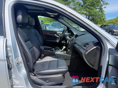 Piąte zdjęcie samochodu w środku: 2010 MERCEDES-BENZ C 300 4MATIC VIN:WDDGF8BB9AR111417 - miniatura