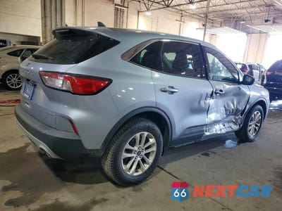 Trzecie zdjęcie samochodu z tyłu: 2022 FORD ESCAPE SE VIN:1FMCU9G65NUA41378 - miniatura