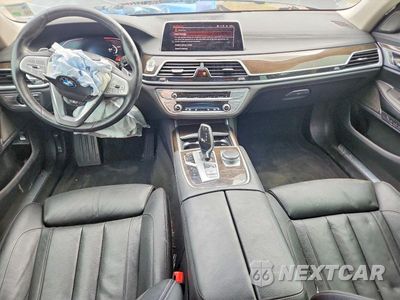 Zdjęcie 8 z 12 samochodu: 2020 BMW 740 I VIN:WBA7T2C0XLGL17631 - miniatura