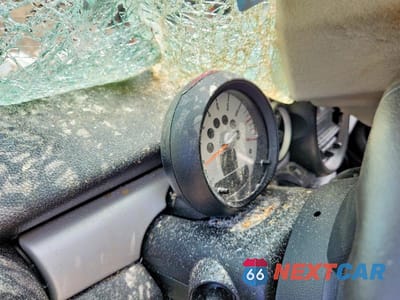 Zdjęcie 9 z 13 samochodu: 2012 MINI COOPER VIN:WMWSU3C56CT368947 - miniatura