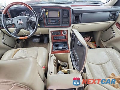 Zdjęcie 8 z 13 samochodu: 2004 CADILLAC ESCALADE ESV VIN:3GYFK66N84G337893 - miniatura
