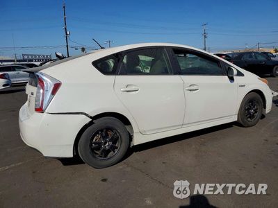 Trzecie zdjęcie samochodu z tyłu: 2013 TOYOTA PRIUS TWO VIN:JTDKN3DU9D5613445 - miniatura