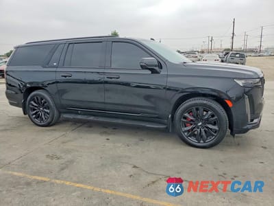 Czwarte zdjęcie samochodu z boku: 2021 CADILLAC ESCALADE ESV SPORT PLATINUM VIN:1GYS4RKL4MR478362 - miniatura
